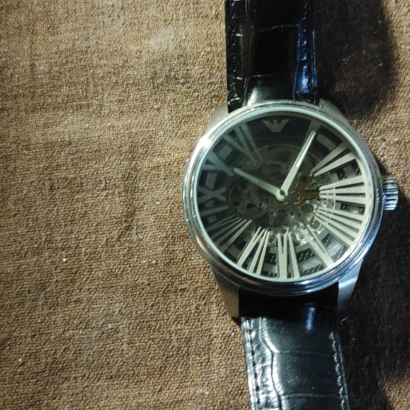 Watch - Picture 2 of 4